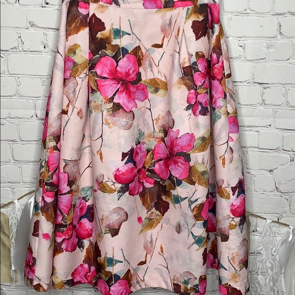 Esley Floral skirt Pink size Small - Picture 4 of 6